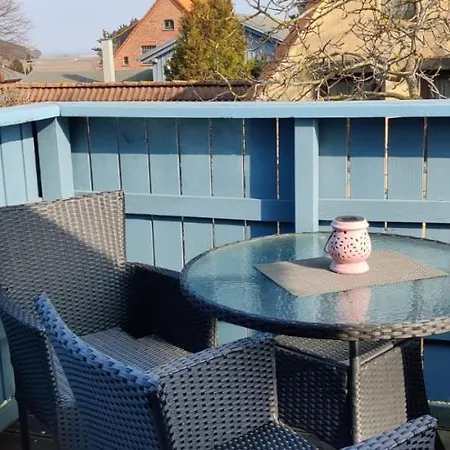 Im Rohrdachhaus *
